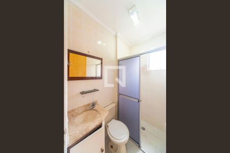 Banheiro de apartamento à venda com 2 quartos, 49m² em Cidade São Jorge, Santo André