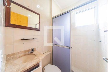 Banheiro de apartamento à venda com 2 quartos, 49m² em Cidade São Jorge, Santo André