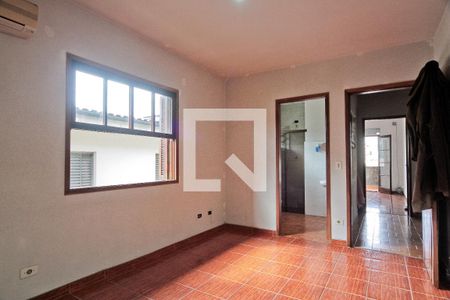 Suíte de casa para alugar com 3 quartos, 350m² em Parque Peruche, São Paulo