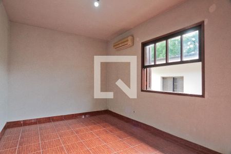 Suíte de casa para alugar com 3 quartos, 350m² em Parque Peruche, São Paulo