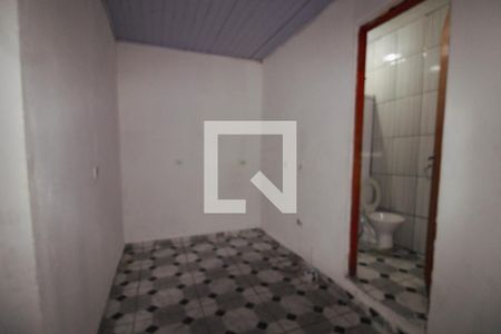 Quarto 1 de casa à venda com 2 quartos, 400m² em Parque Industrial das Oliveiras, Taboão da Serra