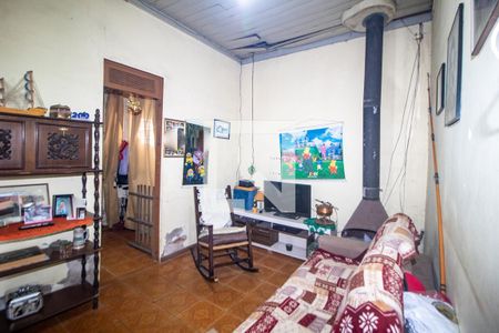 Quarto de casa à venda com 6 quartos, 648m² em Azenha, Porto Alegre