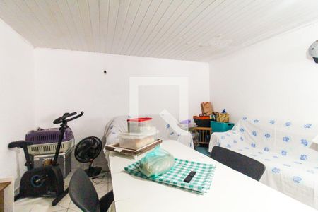 Sala de casa à venda com 2 quartos, 250m² em Jardim Lucinda, São Paulo