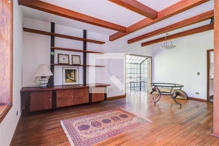 Casa à venda com 4 quartos, 273m² em Jardim Marajoara, São Paulo