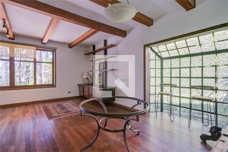 Casa à venda com 4 quartos, 273m² em Jardim Marajoara, São Paulo