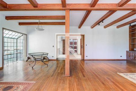 Casa à venda com 4 quartos, 273m² em Jardim Marajoara, São Paulo