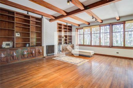 Casa à venda com 4 quartos, 273m² em Jardim Marajoara, São Paulo