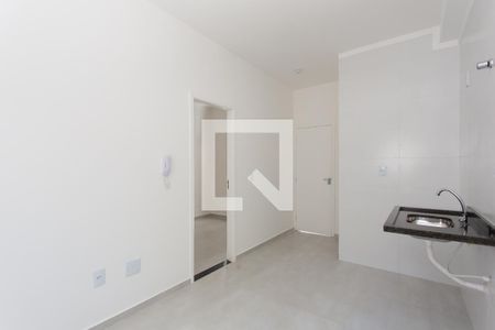 Sala / Cozinha de apartamento para alugar com 2 quartos, 40m² em Cidade Antônio Estêvão de Carvalho, São Paulo