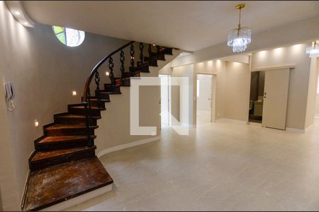 Sala de casa para alugar com 5 quartos, 400m² em Grajaú, Rio de Janeiro