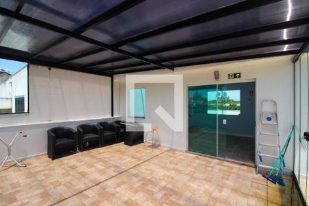 Sala 2 de casa para alugar com 3 quartos, 190m² em Guarujá, Porto Alegre