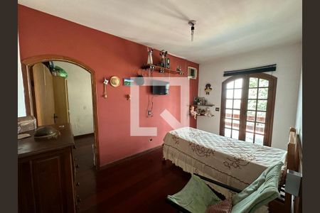 Casa à venda com 4 quartos, 250m² em Jardim Sao Luiz, São Paulo