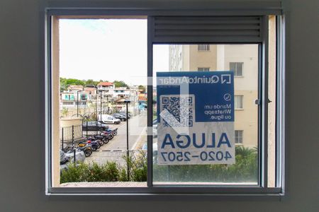 Placa na janela de apartamento para alugar com 2 quartos, 33m² em Vila Nova Curuca, São Paulo