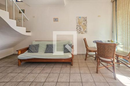 Sala de apartamento para alugar com 2 quartos, 68m² em Jardim Las Palmas, Guarujá