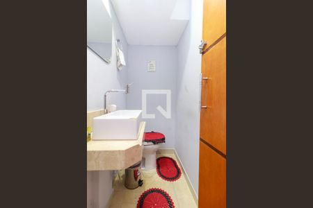 Lavabo de casa de condomínio à venda com 3 quartos, 127m² em Jardim São Luís, São Paulo