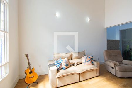 Casa à venda com 4 quartos, 274m² em Harmonia, Canoas