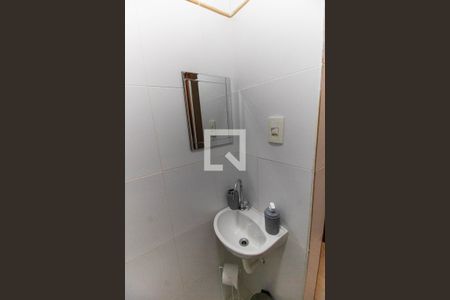 Banheiro de kitnet/studio para alugar com 1 quarto, 30m² em Centro, Niterói