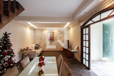 Sala 1 de casa à venda com 2 quartos, 220m² em Novo Glória, Belo Horizonte