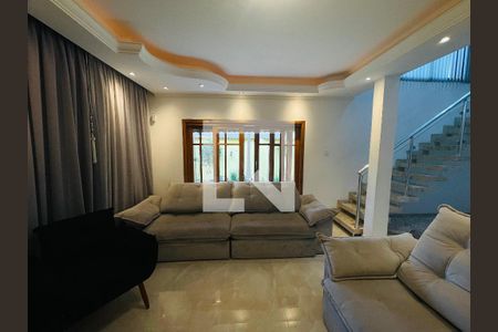 Sala de casa para alugar com 4 quartos, 460m² em Jardim Presidente Dutra, Guarulhos