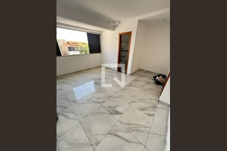 Quarto de casa para alugar com 3 quartos, 105m² em Sinimbu, Belo Horizonte
