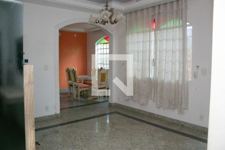 Sala de casa à venda com 5 quartos, 364m² em Ipiranga, Belo Horizonte