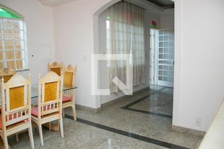 Sala de casa à venda com 5 quartos, 364m² em Ipiranga, Belo Horizonte