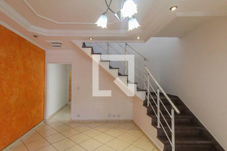 Sala de casa para alugar com 4 quartos, 240m² em Jardim Santa Adelia, São Paulo