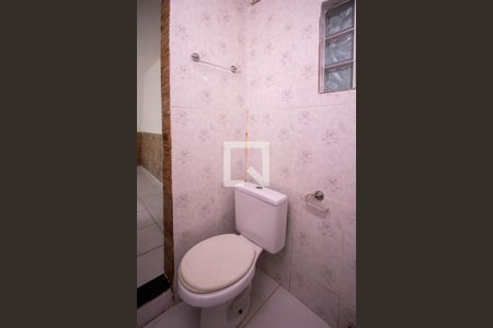 Banheiro da Suíte de casa para alugar com 1 quarto, 60m² em Paraíso, São Gonçalo