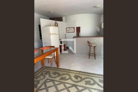 Sala de kitnet/studio para alugar com 1 quarto, 34m² em Lagoa da Conceição, Florianópolis