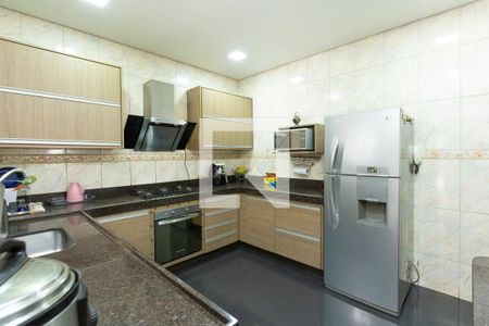 Casa para alugar com 3 quartos, 377m² em Jardim Riacho das Pedras, Contagem