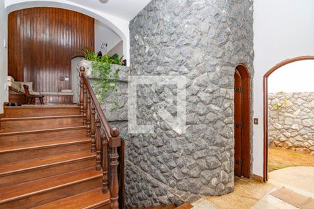 Escada de casa para alugar com 6 quartos, 480m² em Alto Caiçaras, Belo Horizonte