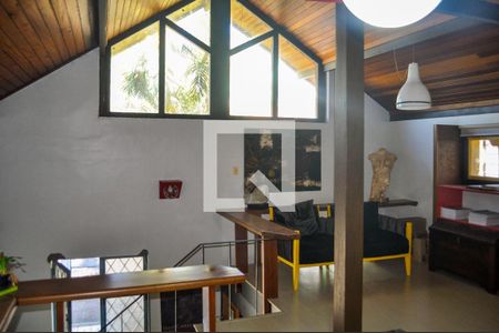 Casa à venda com 3 quartos, 674m² em Menino Deus, Porto Alegre