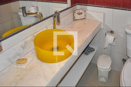 Casa à venda com 3 quartos, 674m² em Menino Deus, Porto Alegre