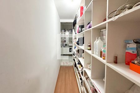 Closet da suíte de casa à venda com 2 quartos, 112m² em Conjunto Habitacional Sao Fernando, São Bernardo do Campo