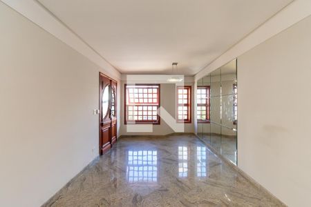 Sala de casa para alugar com 6 quartos, 325m² em Vila Zelina, São Paulo