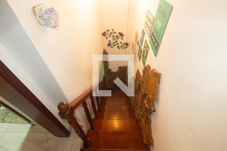 Escada de casa de condomínio para alugar com 3 quartos, 170m² em Senador Vasconcelos, Rio de Janeiro