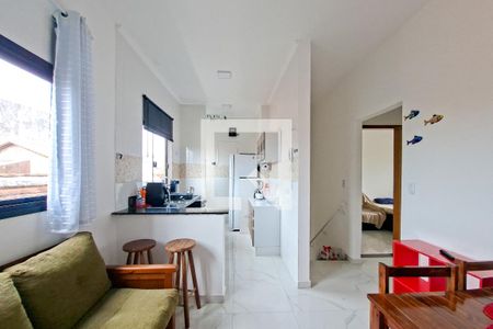 Sala de casa de condomínio para alugar com 2 quartos, 50m² em Vila Caiçara, Praia Grande