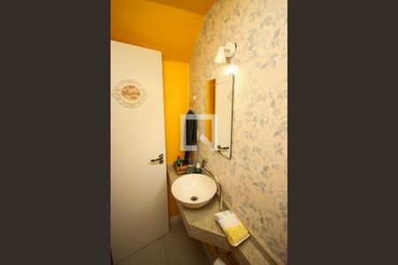 Lavabo de casa à venda com 4 quartos, 215m² em Jardim Isabel, Porto Alegre