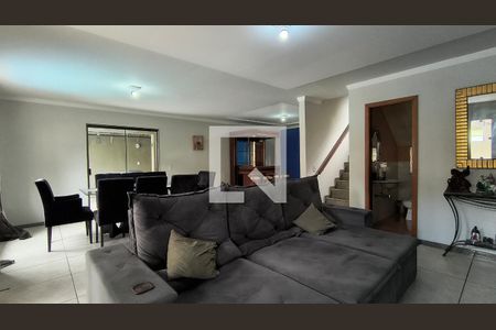 Sala de casa de condomínio para alugar com 4 quartos, 360m² em Vargem Pequena, Rio de Janeiro