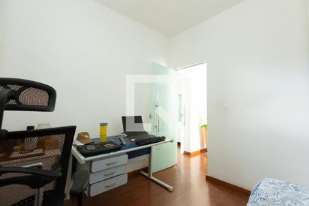 Casa à venda com 3 quartos, 419m² em Lindéia, Contagem