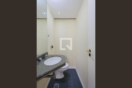 Lavabo de apartamento para alugar com 3 quartos, 125m² em Vila Suzana, São Paulo