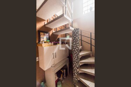 Escada de casa à venda com 3 quartos, 125m² em Jardim dos Camargos, Barueri