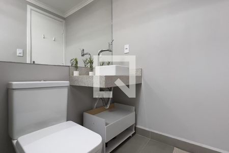Banheiro de apartamento à venda com 2 quartos, 50m² em Portal dos Gramados, Guarulhos