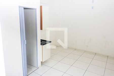 Quarto/Cozinha de casa para alugar com 1 quarto, 22m² em Socorro, São Paulo