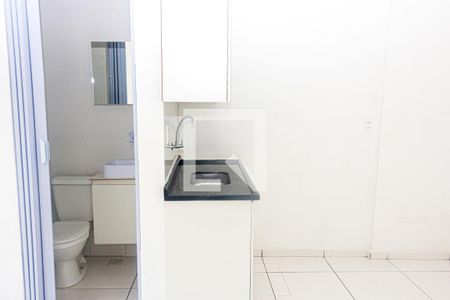 Quarto/Cozinha de casa para alugar com 1 quarto, 22m² em Socorro, São Paulo