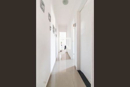 Corredor de casa à venda com 3 quartos, 200m² em Vila Romero, São Paulo