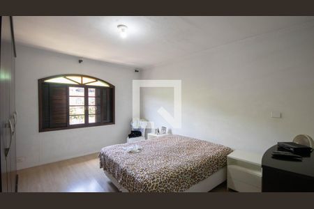 Suíte de casa à venda com 4 quartos, 165m² em Vila Gustavo, São Paulo