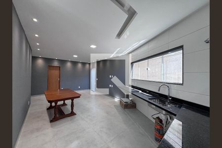 Sala de casa para alugar com 3 quartos, 300m² em Vargem Grande, Rio de Janeiro