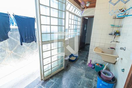 area de serviço de casa de condomínio à venda com 4 quartos, 170m² em Planalto, Belo Horizonte