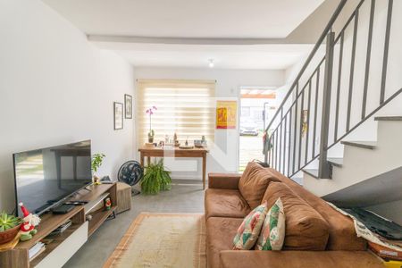 Sala de casa de condomínio para alugar com 2 quartos, 67m² em Campo Novo, Porto Alegre