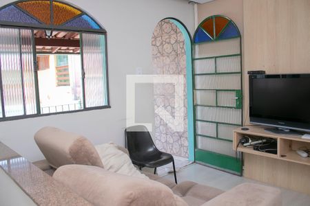 Sala de casa para alugar com 3 quartos, 250m² em Santa Cruz, Belo Horizonte